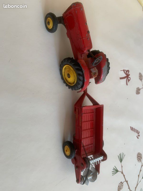 Dinky toys Massey Harris 321 avec remorque (image 1)