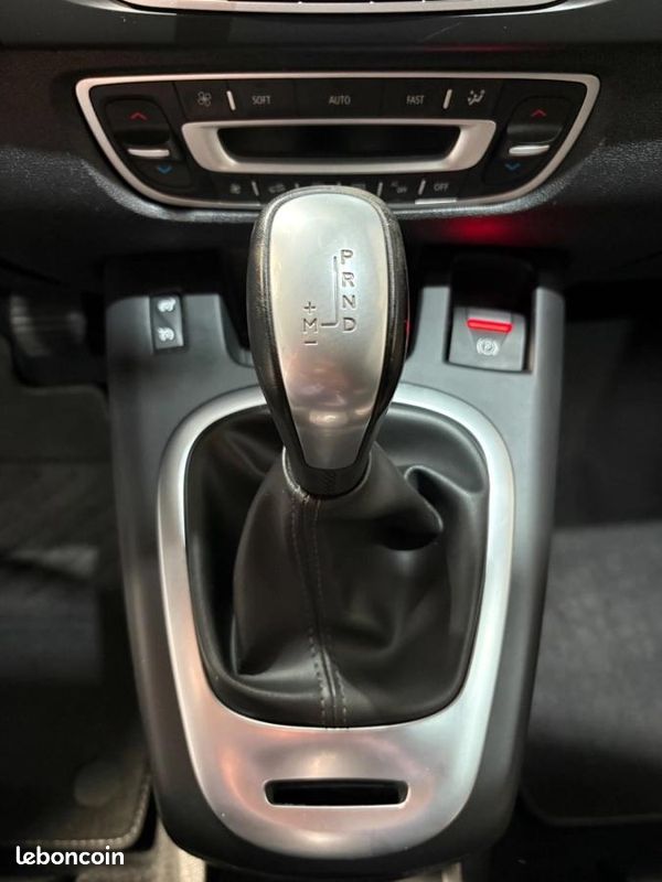 Renault Scenic 1.5 DCI 110CH BVA g (image 17)