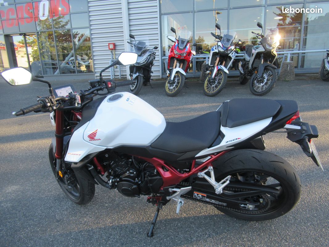 Honda cb 750 hornet (image 8)