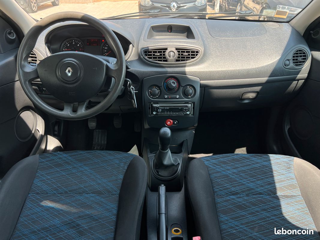 Renault Clio III 1.5 DCI 70cv Expression 2009 1ère Main (image 5)