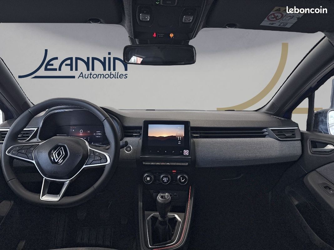 RENAULT Clio TCe 90 Techno (image 10)