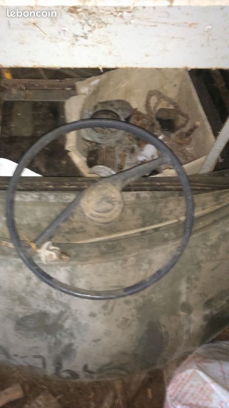 Panhard volant PL17 (image 1)