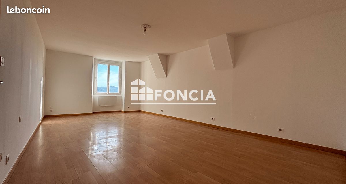 Appartement 2 pièces 72 m² · à Cadenet · 72 m² · 750 €/mois