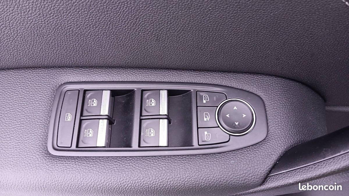 Renault captur mild hybrid 160 edc techno (image 16)