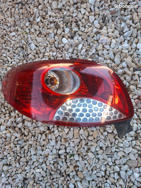 Feu Arrière Gauche PEUGEOT 206 - Pièce D'occasion Fonctionnelle - Garantie 1 Mois