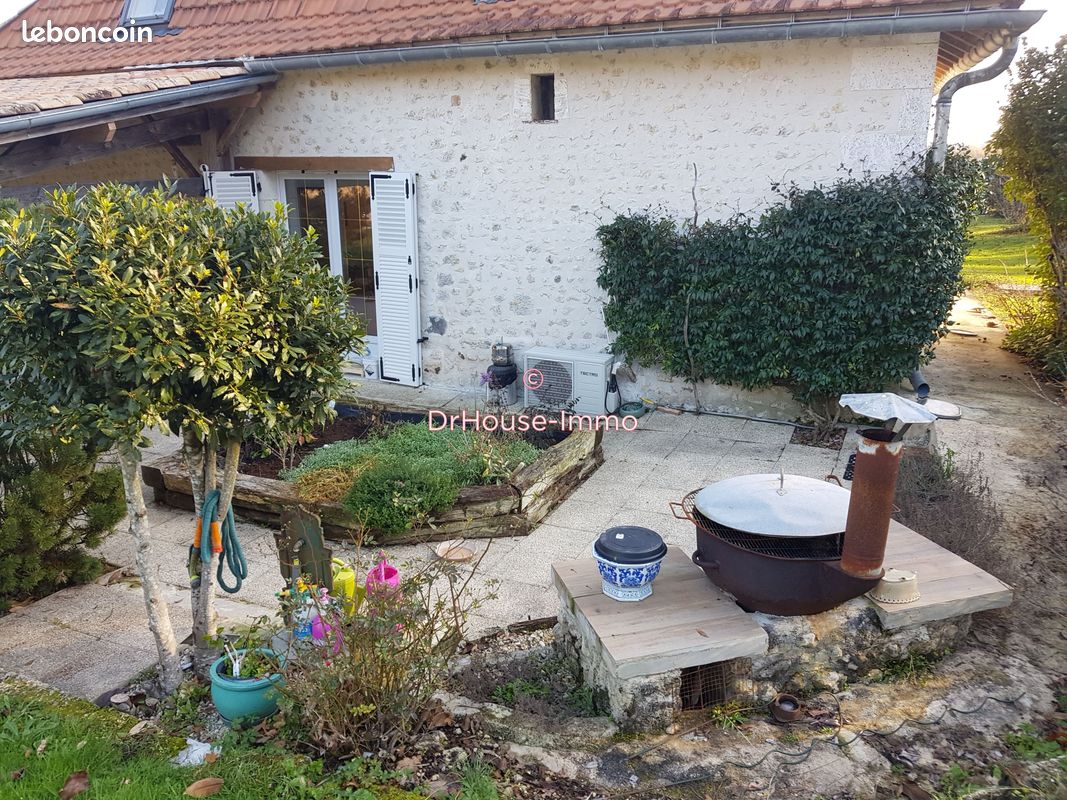 Maison 6 pièces 285 m² - Villebois-Lavalette 16320 (image principale 5)