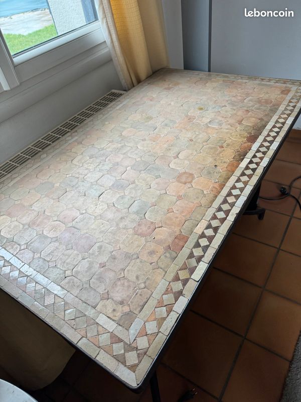 Véritable table en zellige (image 2)