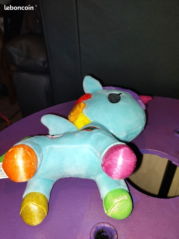 Licorne arc en ciel peluche (image 6)