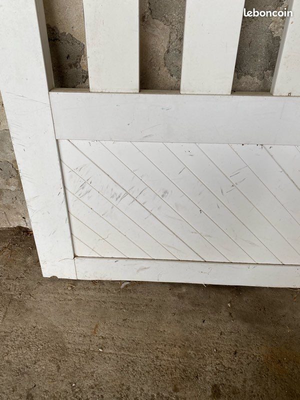 Portillon en PVC blanc largeur 1m, hauteur 1m29 à 1m39 (image 5)
