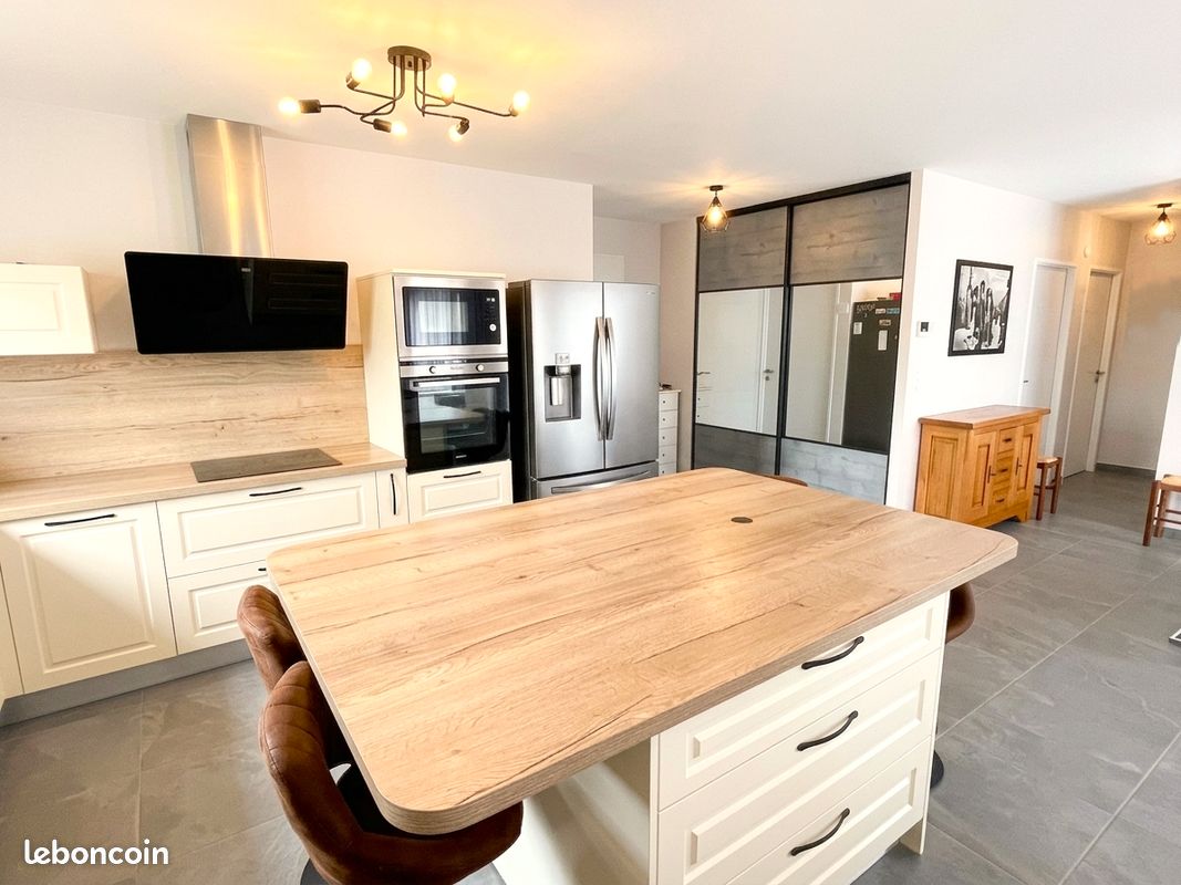 Maison 6 pièces 175 m² · à Ménesplet · 175 m² · 280 000 €