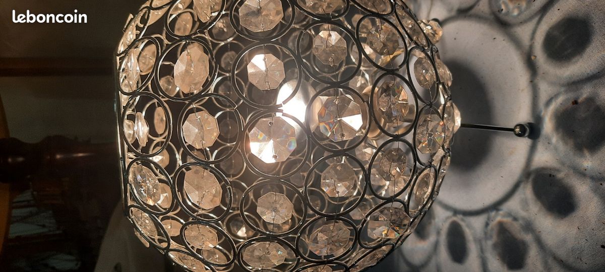 Luminaire pour chevet ou table sur pied (image 2)
