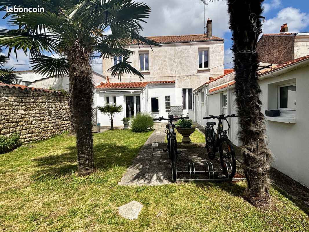 Maison 7 pièces 154 m² · à Rochefort · 154 m² · 395 000 €