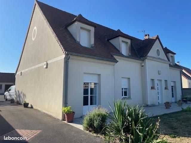 Maison 7 pièces 182 m² · à Charmes · 182 m² · 318 000 €