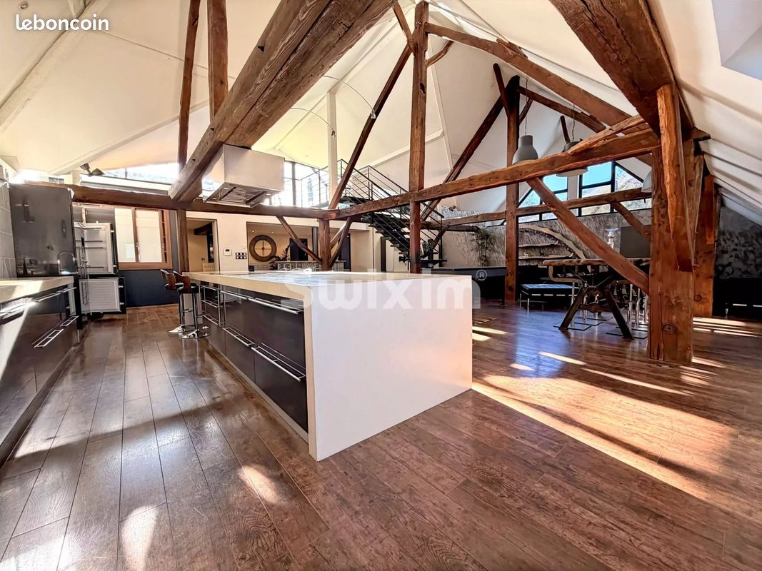 Maison 6 pièces 285 m² · à Allonzier-la-Caille · 285 m² · 995 000 €