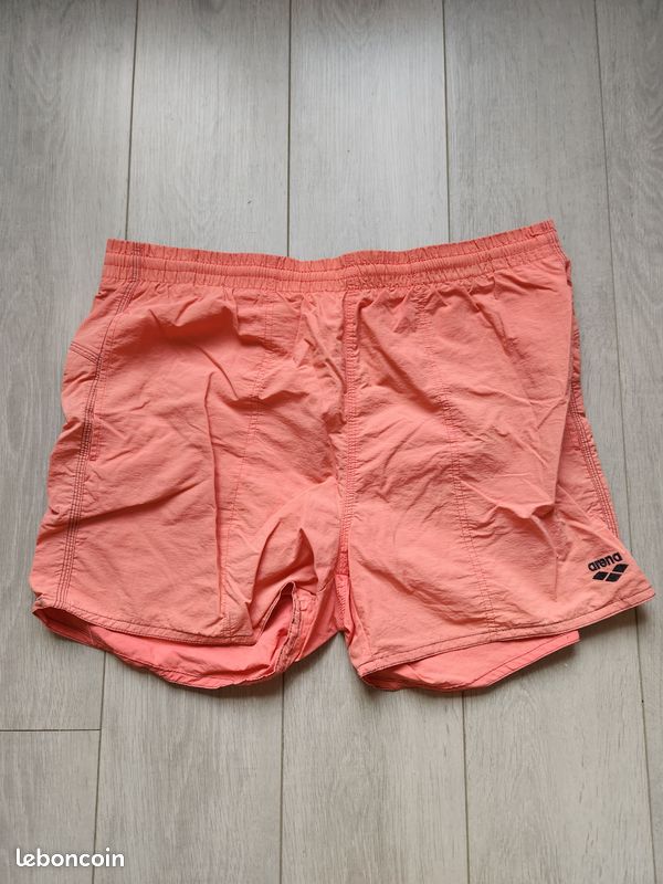 T-shirt en soie mélangée - Brun foncé - Ladies | H&M CA