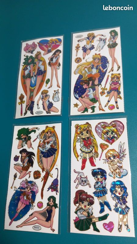 Lot de 4 planches de stickers holographiques Sailor Moon années 90 (image 1)
