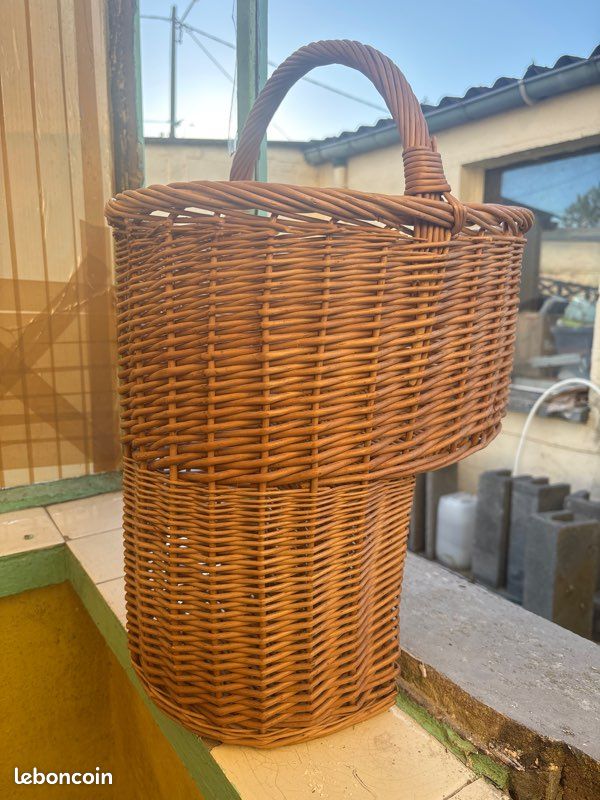 Panier d'escalier en osier (image 1)