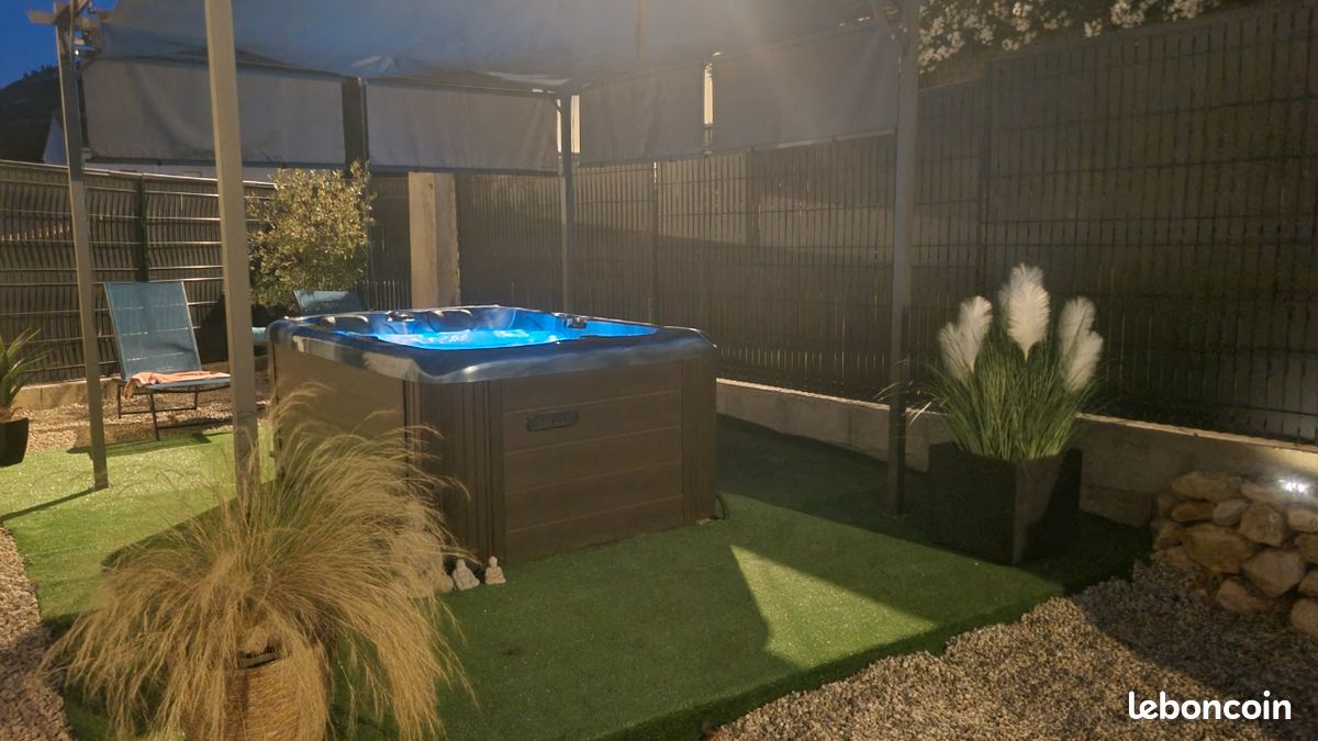 Maison 6 pièces 130 m² · à La Destrousse · 130 m² · 490 000 €