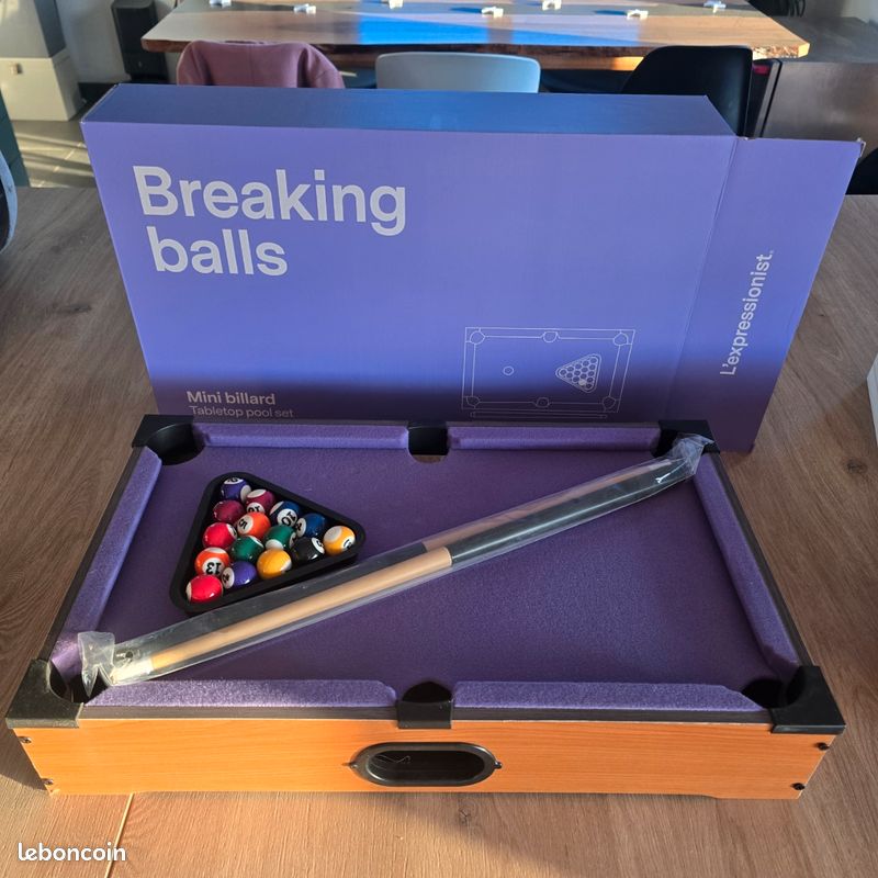 Ebiz Jeu De Billard Miniature à Emporter – 2 Queues, 11 Boules, Table 21,5 Cm – Dès 3 Ans