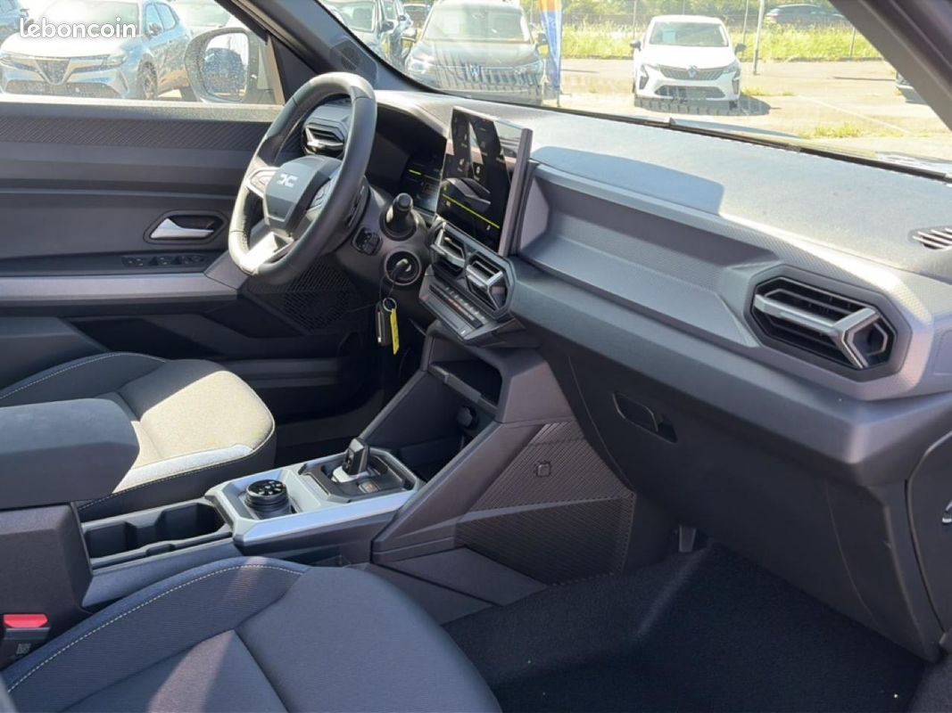 DACIA DUSTER 1.2 hybrid-g 150 expression 4x4 (image 31)
