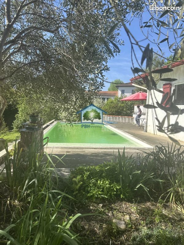 Maison 6 pièces 171 m² · à Urt · 171 m² · 599 700 €