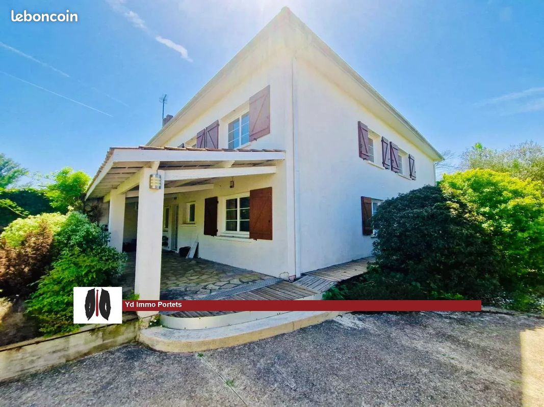 Maison 9 pièces 228 m² · à Arbanats · 228 m² · 335 000 €