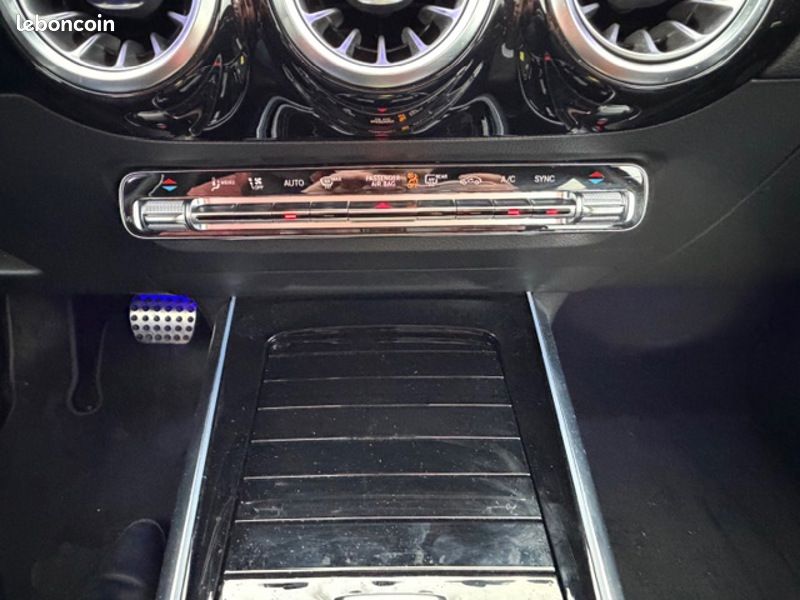 Mercedes Classe B 180 AMG Line 1.3 136 7G-DCT Angle mort Cam recul C (image 25)