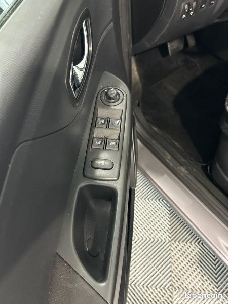 Renault CAPTUR 1.5 DCI 90CH STOP&START ENERGY ZEN EDC EURO6 2016 (image 10)