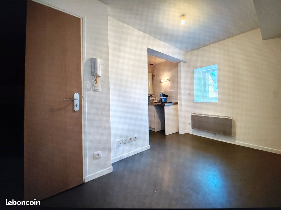 Appartement 1 pièce 25 m² · à Yvré-l'Évêque · 25 m² · 400 €/mois