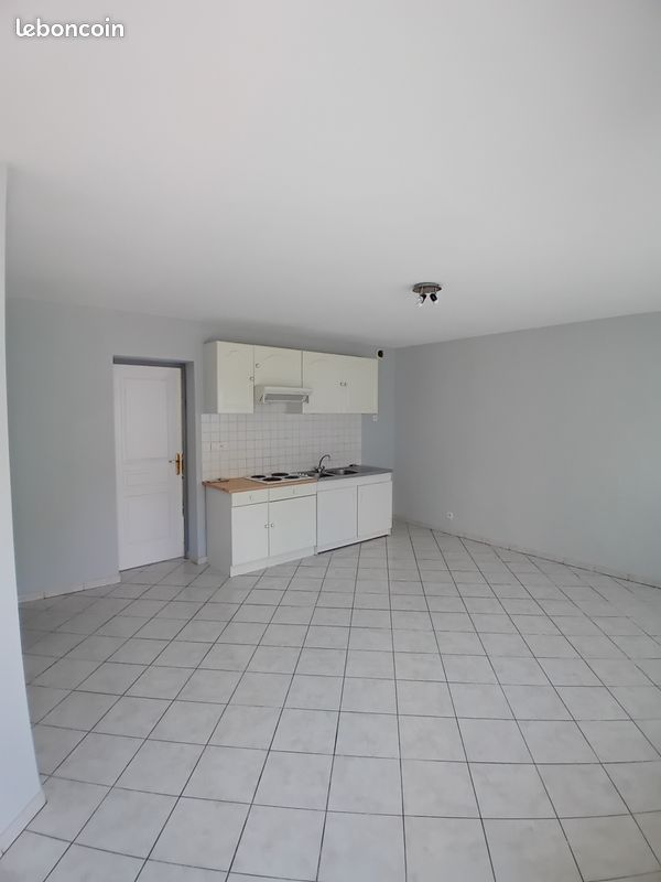 Appartement 3 pièces 48 m² · à Béthune · 48 m² · 585 €