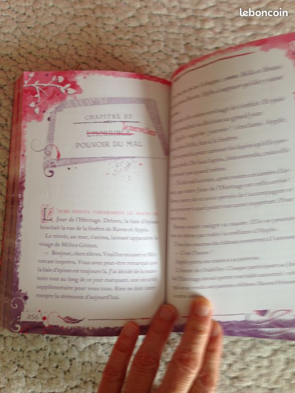 Livre jeunesse - Ever After High 1 - Le livre des légendes - SHANNON HALE - Hachette (image 5)