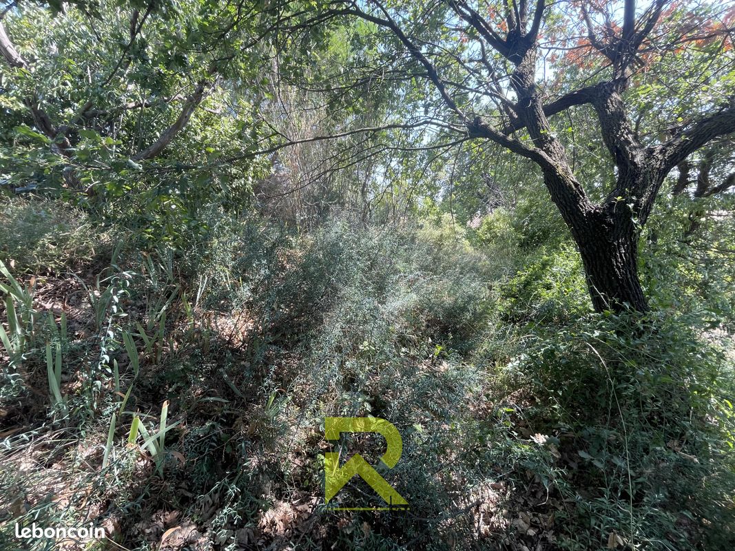 Terrain 380 m² · à Caux · 380 m² · 139 500 €