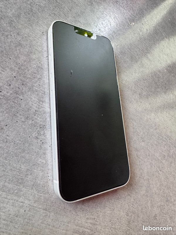 IPhone 16e (image 7)