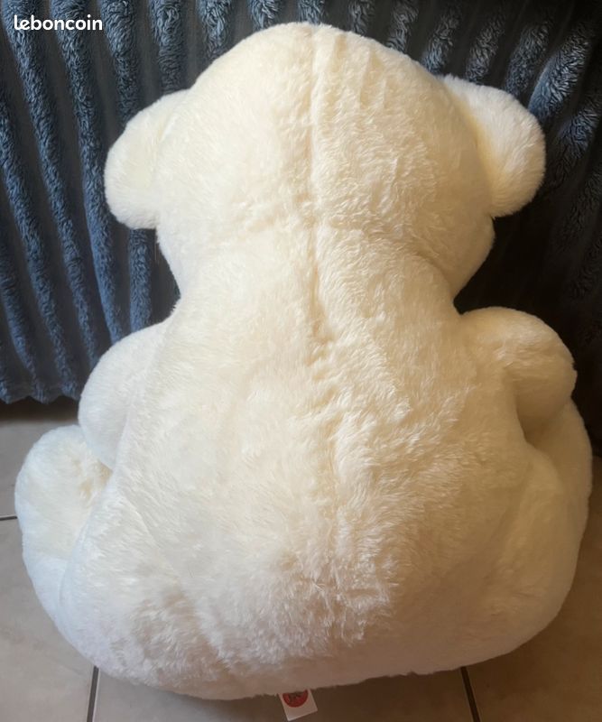 Vend 2 ours en peluche moelleux geantS touts Neufs (image 4)