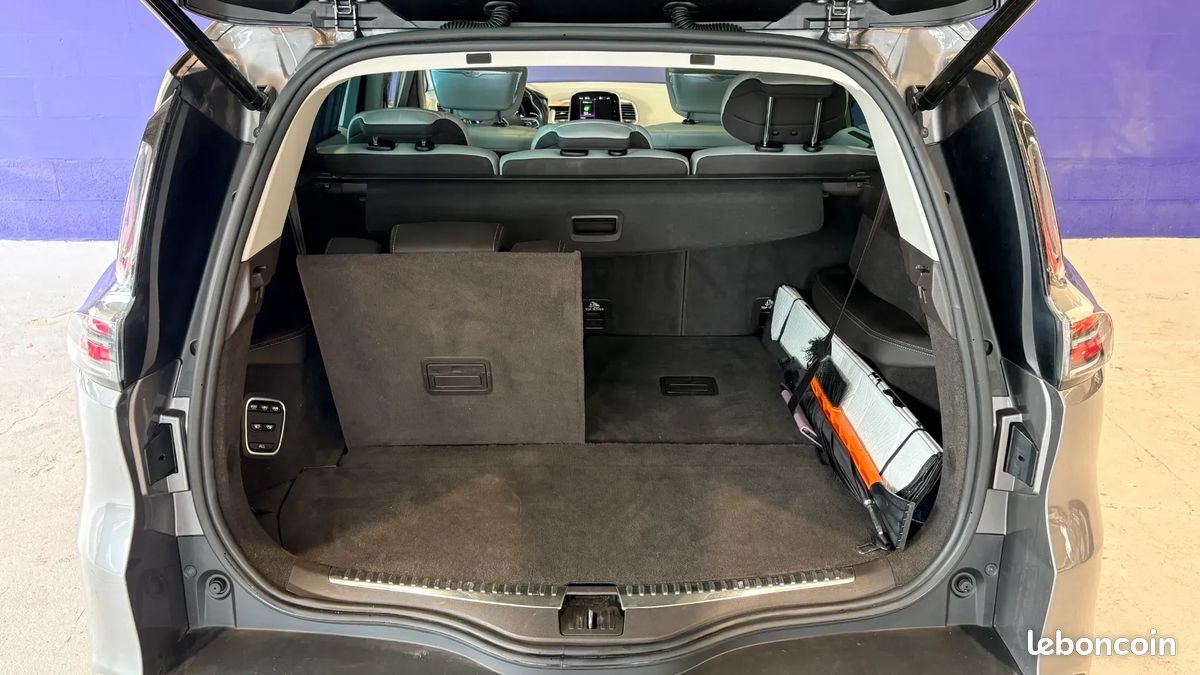 Renault Espace 2.0 dCi 200ch Initiale Paris - 7 places - Toit ouvrant - Sièges chauffants ventilés massants - Apple CarPlay - Régulateur adaptatif - Caméra de recul (image 33)