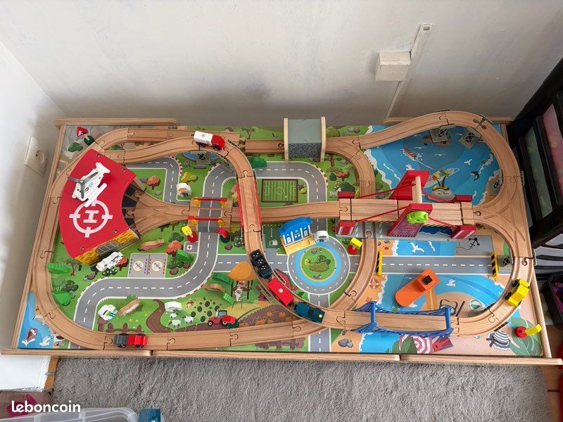Squirrel play - Table et train en bois 100 pièces (image 1)
