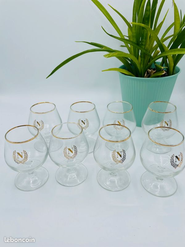 Lot De 8 Verres Anciens Hussard Napoléon - Collection Guerre Napoléonienne (Années 60/70)