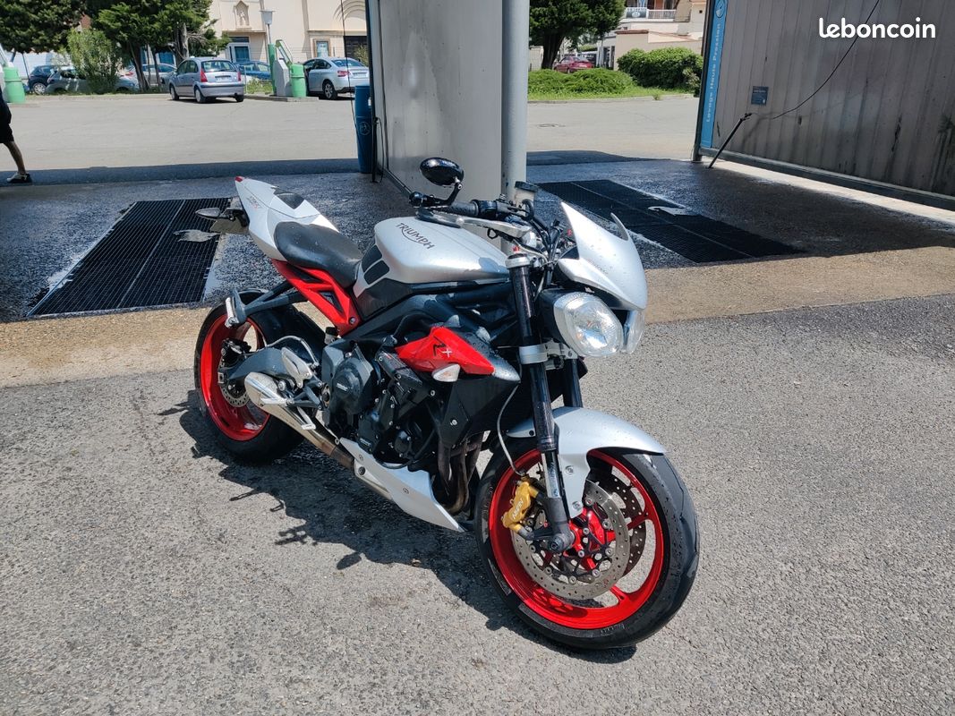 Triumph 675 Rx Triumph Street Triple 675 RX – 36 300 km - Motos