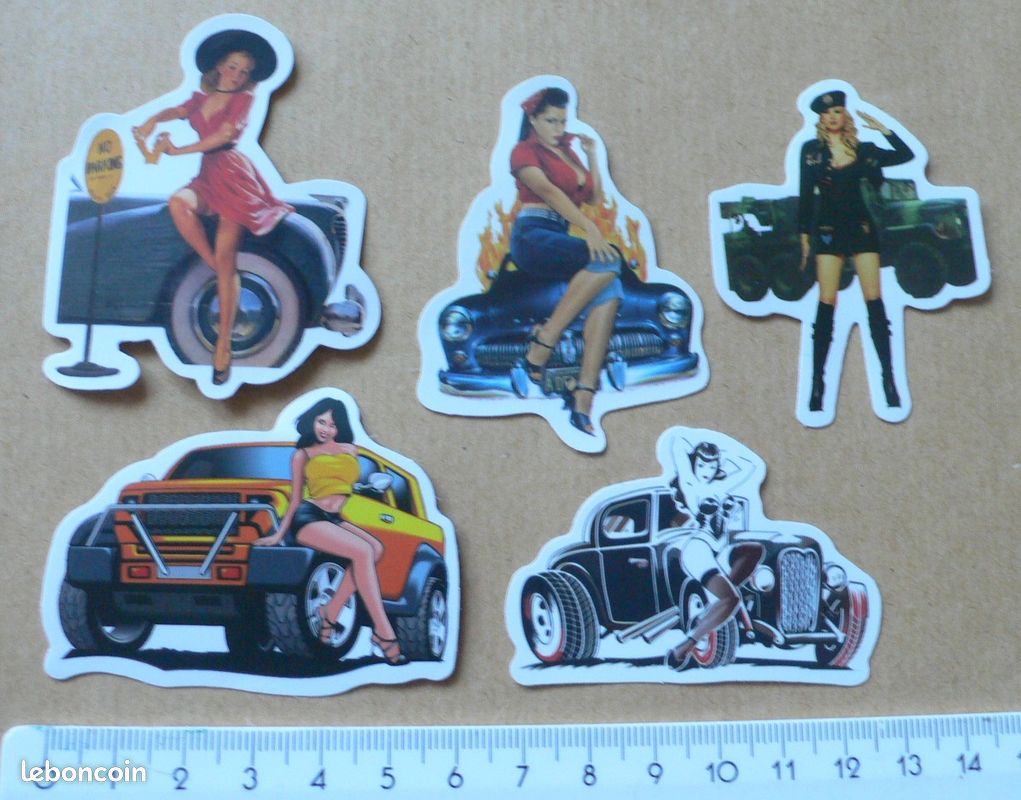 Thème pin-up / femme / sexy / voiture : lot de 30 autocollants différents -  Collection