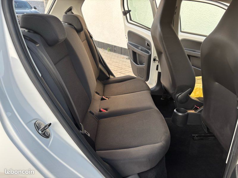 Volkswagen up 1.0L take up (image 4)