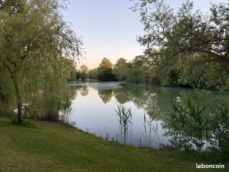 Étang location à l année · à Vaudes · 6 500 €/mois