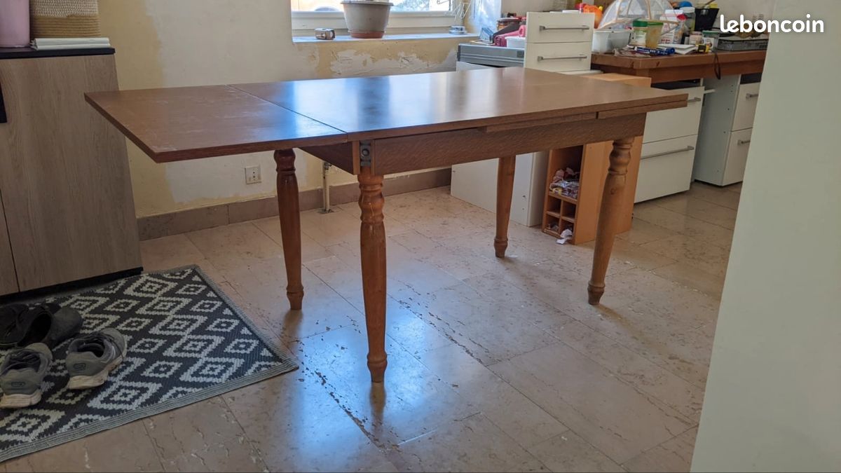 Table à manger+ rallonge+ chaises x4 (image 2)