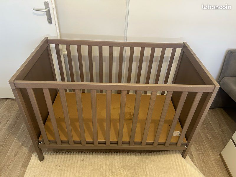 Lit à barreau bébé (image 1)