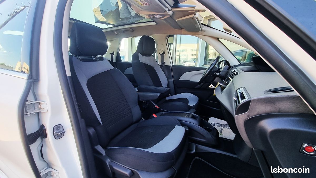 Citroen C4 PICASSO HDI 115CH EXCLUSIVE ETG6*TOIT PANORAMIQUE*ATTELAGE*PALETTE AU VOLANT*RADAR (image 12)