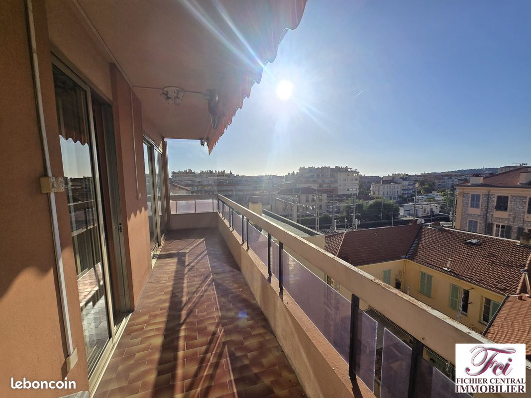 Appartement 1 pièce 31 m² · à Menton · 31 m² · 800 €