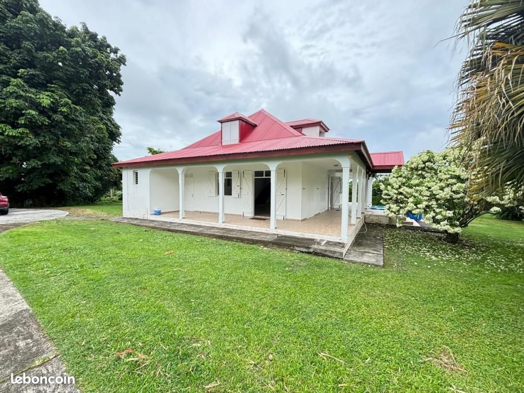 Maison 5 pièces 194 m² · à Capesterre-Belle-Eau · 194 m² · 1 650 €/mois