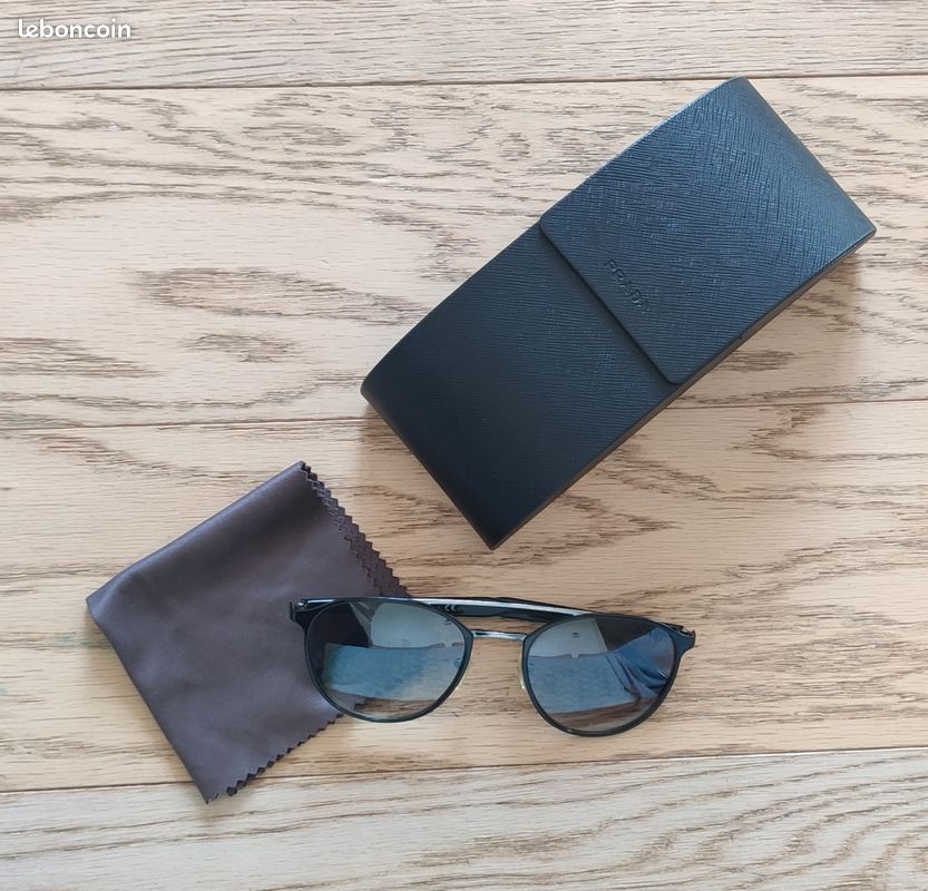 Lunette de soleil Prada SPR62T Modèle Aviateur Homme