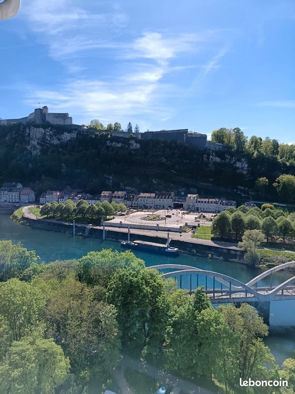 Appartement 4 pièces 64 m² · à Besançon · 64 m² · 960 €