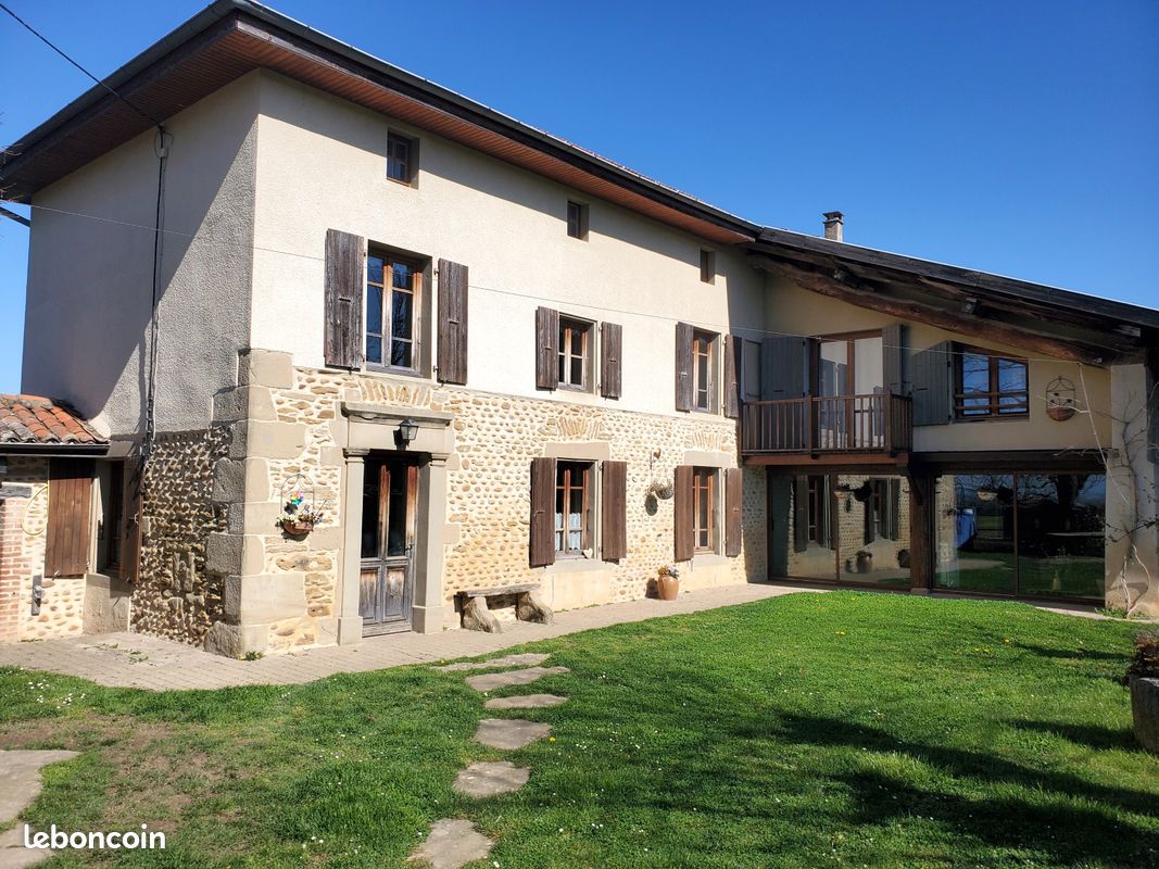 Maison 10 pièces 240 m² · à Châteauneuf-de-Galaure · 240 m² · 425 000 €