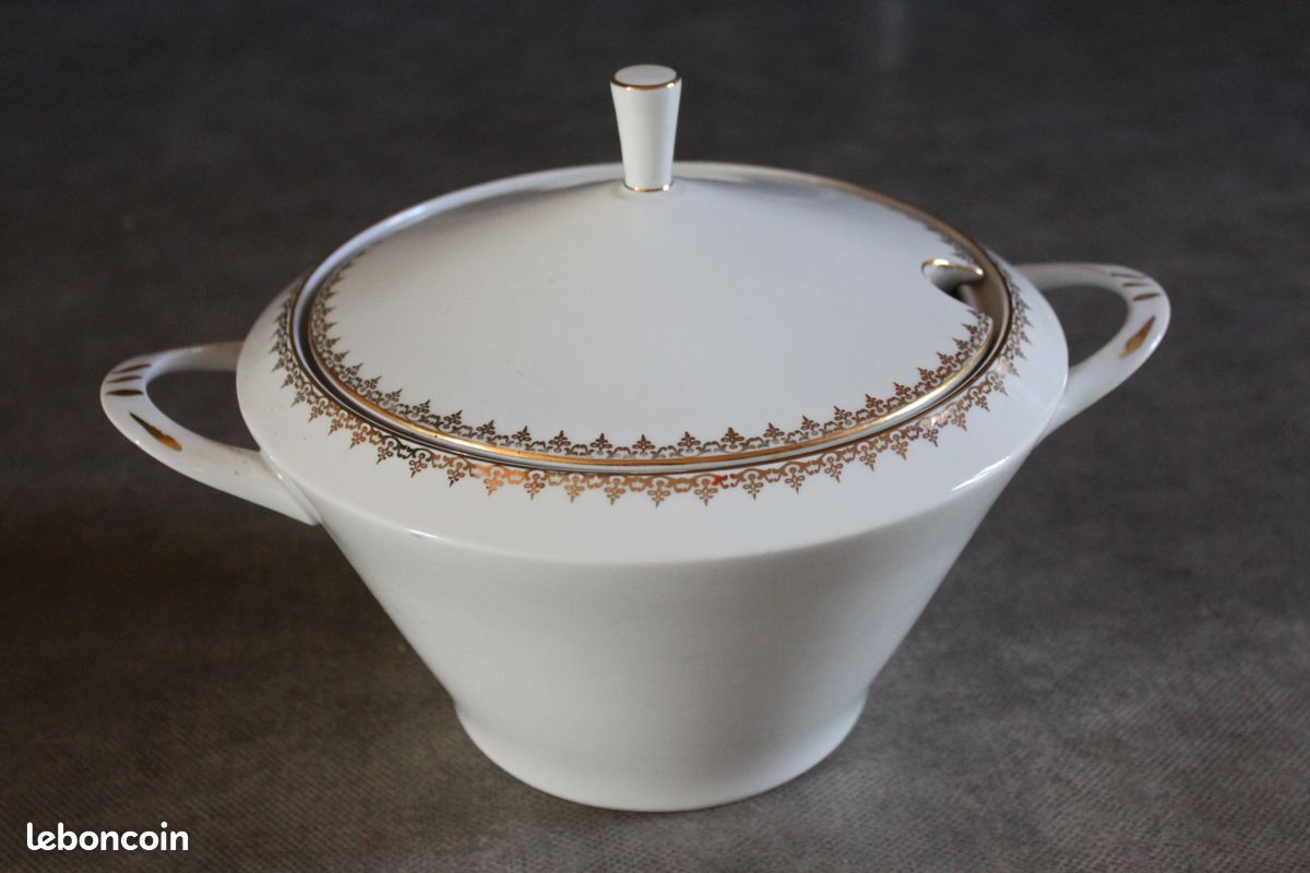 Soupière en PORCELAINE Années 30 (image 1)